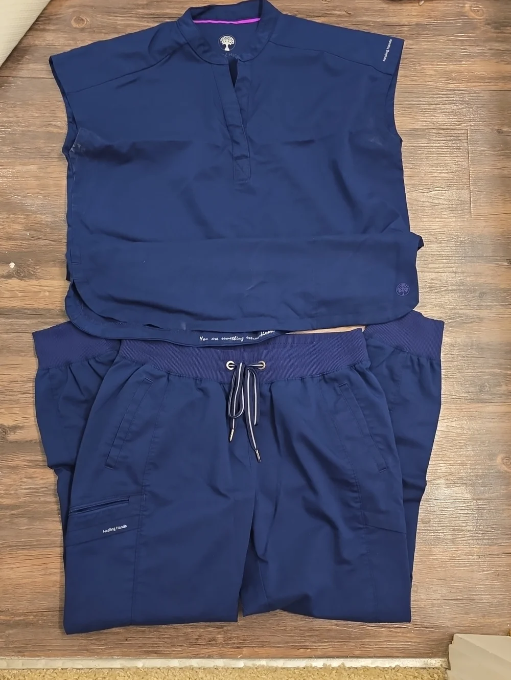 healing hands Navy Women's Scrub Top & Jogger Pants Set